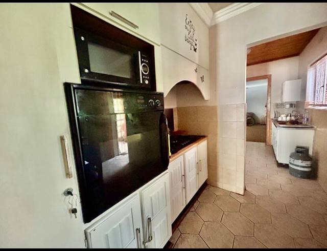 4 BEDROOM HOUSE FOR SALE IN VANDERBIJLPARK SW 2